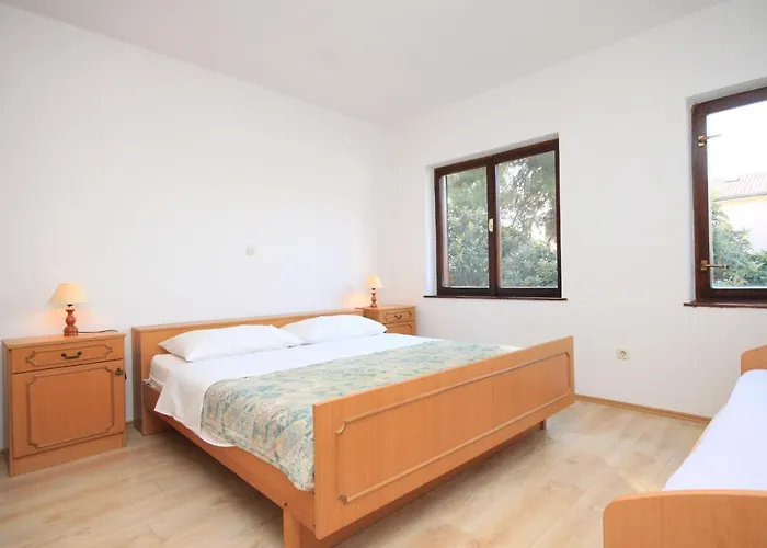 With Parking Space - 7042 Apartamento Poreč