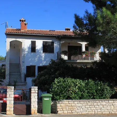 With Parking Space - 7042 Apartment Porec