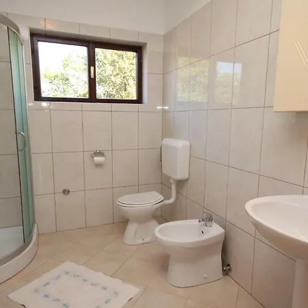 Apartman With Parking Space - 7042