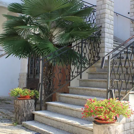 شقة With Parking Space - 7042 *